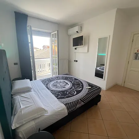 Daniela 3* Lainate